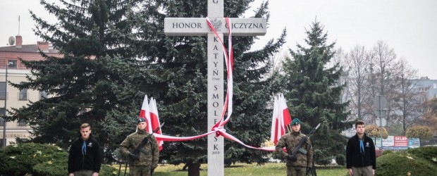 Uroczystości odsłonięcia pomnika Krzyża Katyń Smoleńsk w Trzebnicy