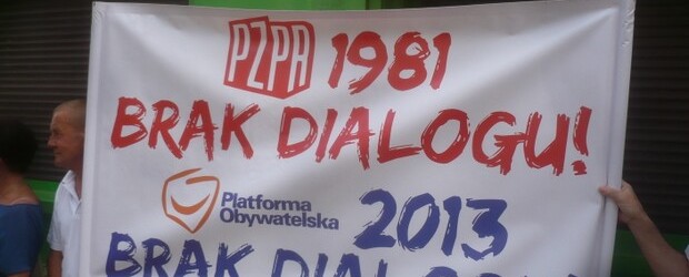Pikieta pod biurem rzecznika Platformy Obywatelskiej posła Pawła Olszewskiego w Bydgoszczy