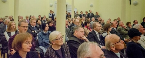 Uroczystość wręczenia Medalu Przemysła II za rok 2013 pani dr Wandzie Półtawskiej.