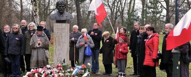 Obywatelska Warta Honorowa dla płk. Ryszarda Kuklińskiego w Krakowie (wideo)