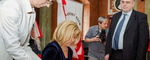 Wielka uroczystość w Poznaniu. Klub „GP” przybrał imię generała Andrzeja Błasika (wideo)