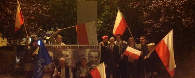pikieta w rocznice 17 września1939 r. przed pomnikiem wdzięczności Armii Radzieckiej Czeladź-Piaski.