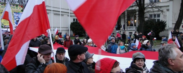 Bytowianie na Marszu w Obronie Demokracji i Wolnych Mediów w Warszawie.