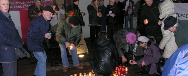 57 Miesięcznica Smoleńska w Krakowie (wideo)