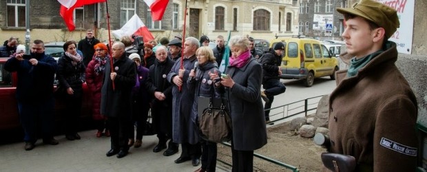 Odsłonięcie tablicy pamiątkowej w miejscu zamieszkania śp. Stanisława Józefa Kasznicy