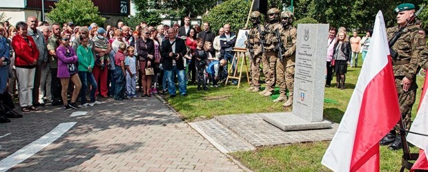 Dzierżoniów – Odsłonięcie obelisku ku pamięci mjr Krzysztofa Woźniaka