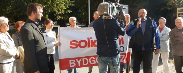 Bydgoszcz – Pikieta pod biurem poselskim Teresy Piotrowskiej.