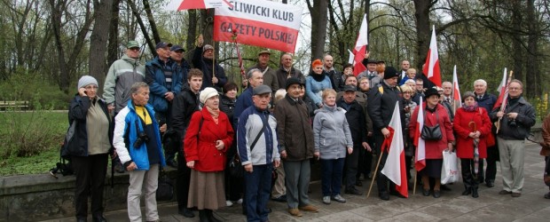 Gliwice: Klubowicze na obchodach VI rocznicy tragedii smoleńskiej w Warszawie