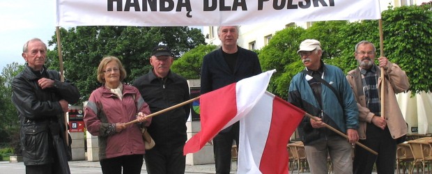 Pikieta na Placu Artystów w Kielcach