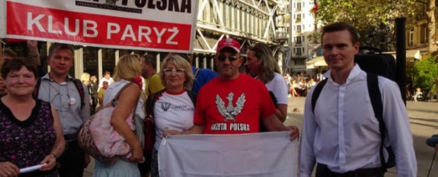 Garstka KOD-ziarzy zrobiła wiec w Paryżu. Naprzeciw stanęli członkowie Klubu GP