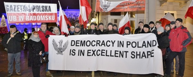 Demonstracja w obronie demokracji w Warszawie – fotorelacja