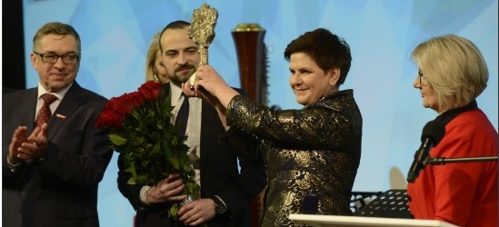 Laudacja – Premier RP Beata Szydło – Człowiek Roku Klubów Gazety Polskiej 2016 (wideo)