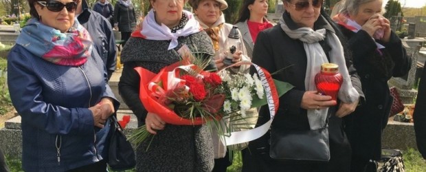 Konin – Spotkanie modlitewne pod odnowionym pomnikiem pomordowanych Żydów przez hitlerowców w obozie Konin-Czarków