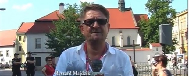Kodziarze w Krakowie. Profanacja Krzyża Katyńskiego (wideo)