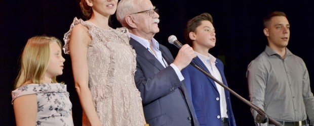 Piotrków Tryb.: Rozśpiewana lekcja patriotyzmu Jana Pietrzaka