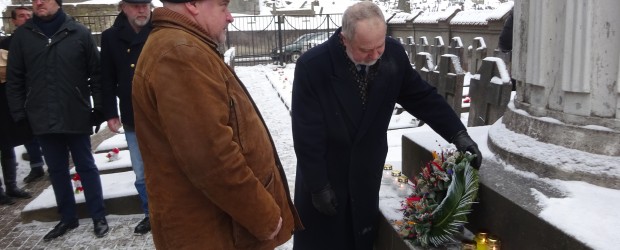 Wilno (Litwa): Litwini i Polacy razem podczas obchodów 100-lecia niepodległości Republiki Litewskiej.