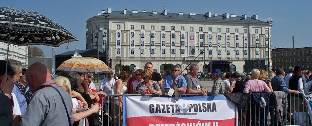 Dzierżoniów II: Pomnik pamięci, godności i wierności