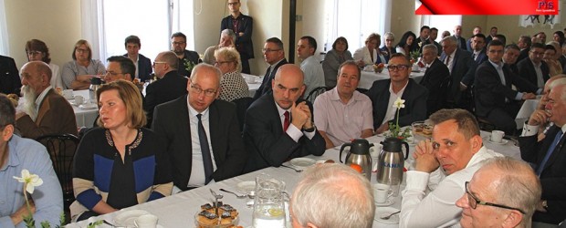 Dzierżoniów II: Wielkanocne spotkanie w Dzierżoniowie – poseł Michał Dworczyk spotkał się z wyborcami