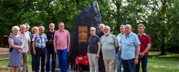 Dzierżoniów II: 110. miesięcznica tragedii smoleńskiej w Dzierżoniowie