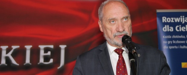 Min. Macierewicz prosi dopilnujmy wyborów i mówi o najważniejszych zadaniach na drugą kadencję (wideo)