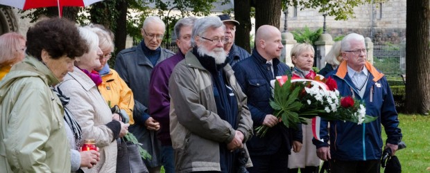 Miesięcznica tragedii smoleńskiej w Poznaniu