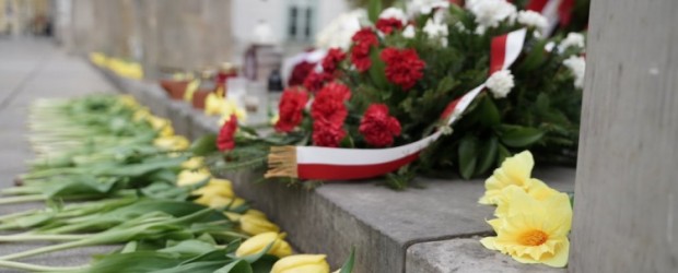 [WIDEO] Pamiętamy o Marii Kaczyńskiej. Delegacja Klubów Gazety Polskiej złożyła tulipany dla Pierwszej Damy