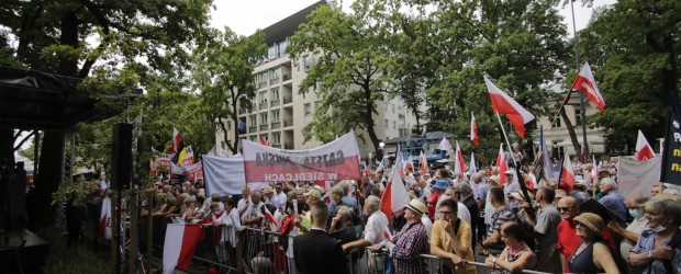 Liczna manifestacja Klubów Gazety Polskiej. Organizatorzy podsumowują: Odzew był bardzo duży!