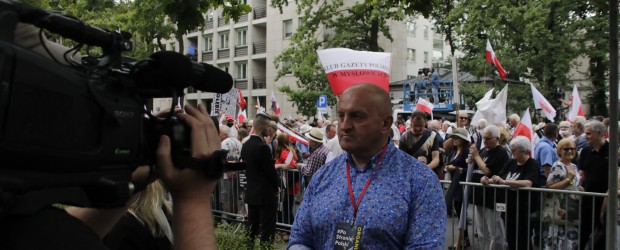 Marian Kowalski stanowczo na manifestacji #PoStroniePolski: Ani kroku w tył