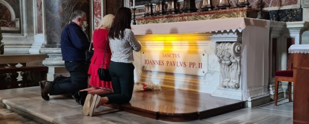 RZYM | Inauguracja Klubu Gazety Polskiej w Rzymie. Wizyta przy grobie św. Jana Pawła II i hołd dla dr. Targalskiego