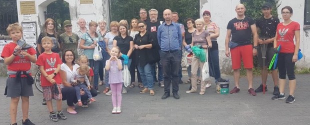 PIOTRKÓW TRYB. | Porządkowanie mogił Powstańców