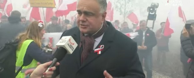 [WIDEO]  Marsz Niepodległości. Sakiewicz: Niepodległość jest droga warto o nią walczyć