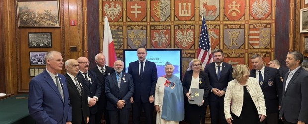 New Britain CT (USA) | Krzyż Wolności i Solidarności dla Mariana Czarneckiego – Przew. Klubu Gazety Polskiej – New Britain im. R. Reagana