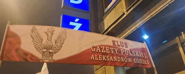 ALEKSANDRÓW ŁÓDZKI | Manifestacja w obronie mediów publicznych przed siedzibą TVP3 Łódź