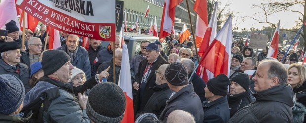 WROCŁAW | Protest pod siedzibą TVP