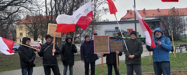 DZIERŻONIÓW II | Protest przedstawicieli społeczeństwa miasta Dzierżoniów – 21.12.2023