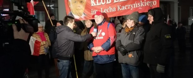ELBLĄG II | Protest Wolnych Polaków przed Pomorskim Urzędem Wojewódzkim