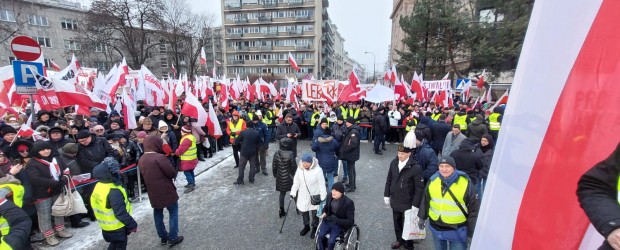 [niezalezna.pl] Morze biało-czerwonych flag na Proteście Wolnych Polaków. Ten widok robi wrażenie! WIDEO