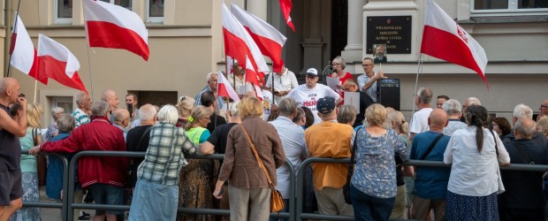 POZNAŃ | Protest przeciw łamaniu praworządności