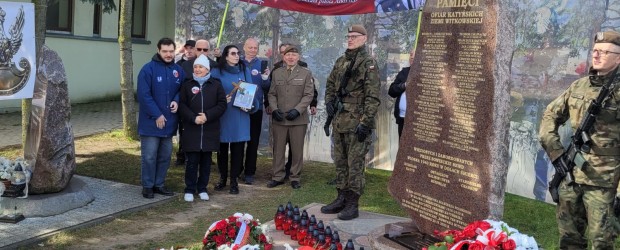 POZNAŃ | Uroczystości pochówku mogił z Katynia, Charkowa i Miednoje