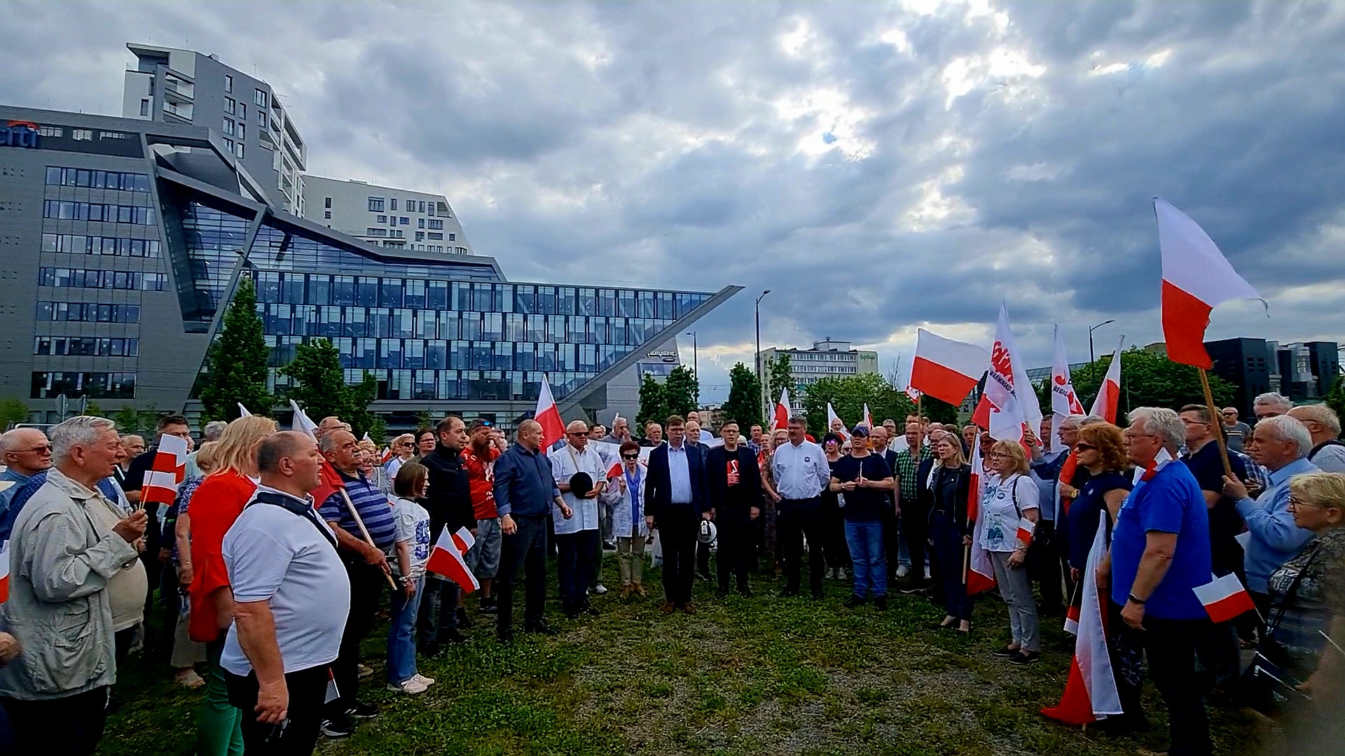 OLSZTYN | Wiec poparcia dla Karola Nawrockiego w stolicy Warmii i Mazur