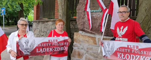 KŁODZKO | Odsłonięcie tablicy upamiętniającej pomordowanych przez UON UPA