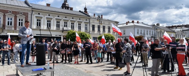 Nowy Sącz im. Jana Olszewskiego |  „STOP MASOWEJ IMIGRACJI” – CHCEMY ŻYĆ BEZPIECZNIE