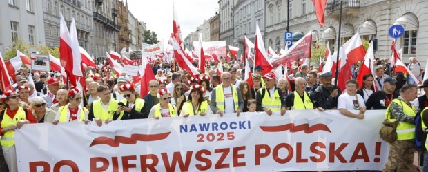 [FOTOGALERIA] – WARSZAWA| 6 sierpnia – Tysiące Polaków pod Sejmem. Wyjątkowy „Biało-czerwony marsz dla prezydenta” Klubów GP