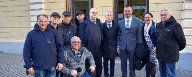 ŁAŃCUT | Protest przeciwko zdjęciu Krzyża