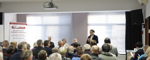 PIOTRKÓW TRYBUNALSKI | Spotkanie z  politykami PiS: Antonim Macierewiczem, Anną Milczanowską, Januszem Kowalskim oraz Beatą Dróżdż