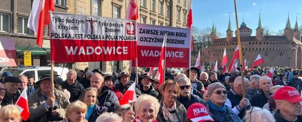 KRAKÓW |  Wiec poparcia dla prezydenta w Krakowie zgromadził środowiska patriotyczne