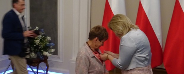 RACIBÓRZ | Krzyż Kawalerskiego Orderu  Odrodzenia Polski dla Pani Stefanii Pak