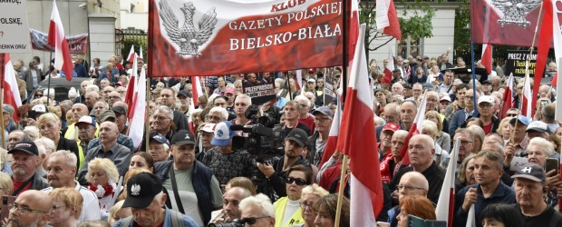 TV REPUBLIKA | KLUBY GAZETY POLSKIEJ, ADAM BOROWSKI I WOLNI POLACY POD TK! WZYWAJĄ DO OBRONY INSTYTUCJI! [WIDEO]