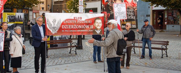 DZIERŻONIÓW II | Demonstracja w obronie niezależności Trybunału Konstytucyjnego
